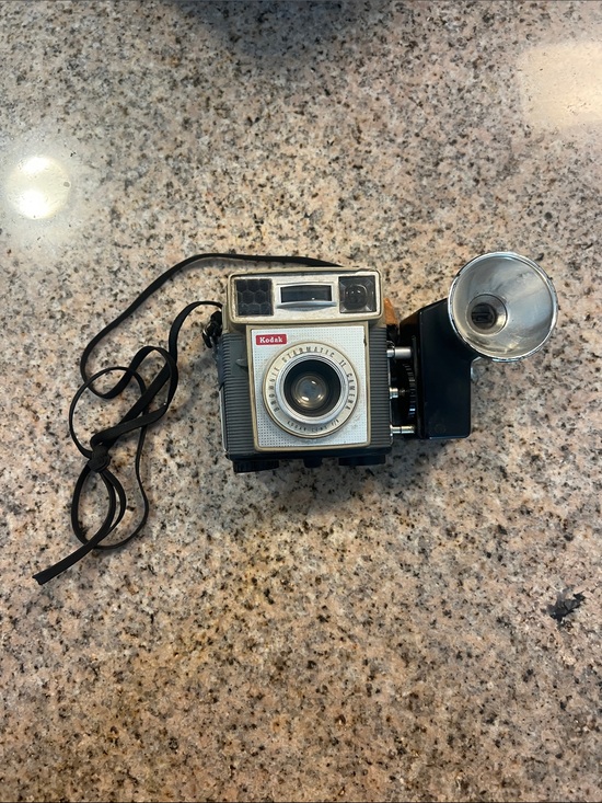 Kodak Other - Kodak Brownie Starmatic with Supermite flash